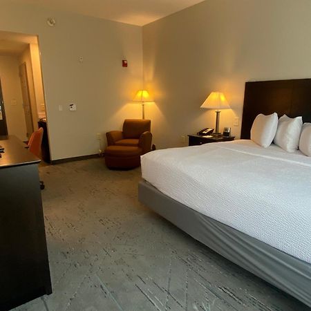 Wingate By Wyndham State Arena Raleigh/Cary Hotel Dış mekan fotoğraf
