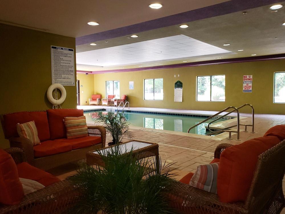 Wingate By Wyndham State Arena Raleigh/Cary Hotel Dış mekan fotoğraf