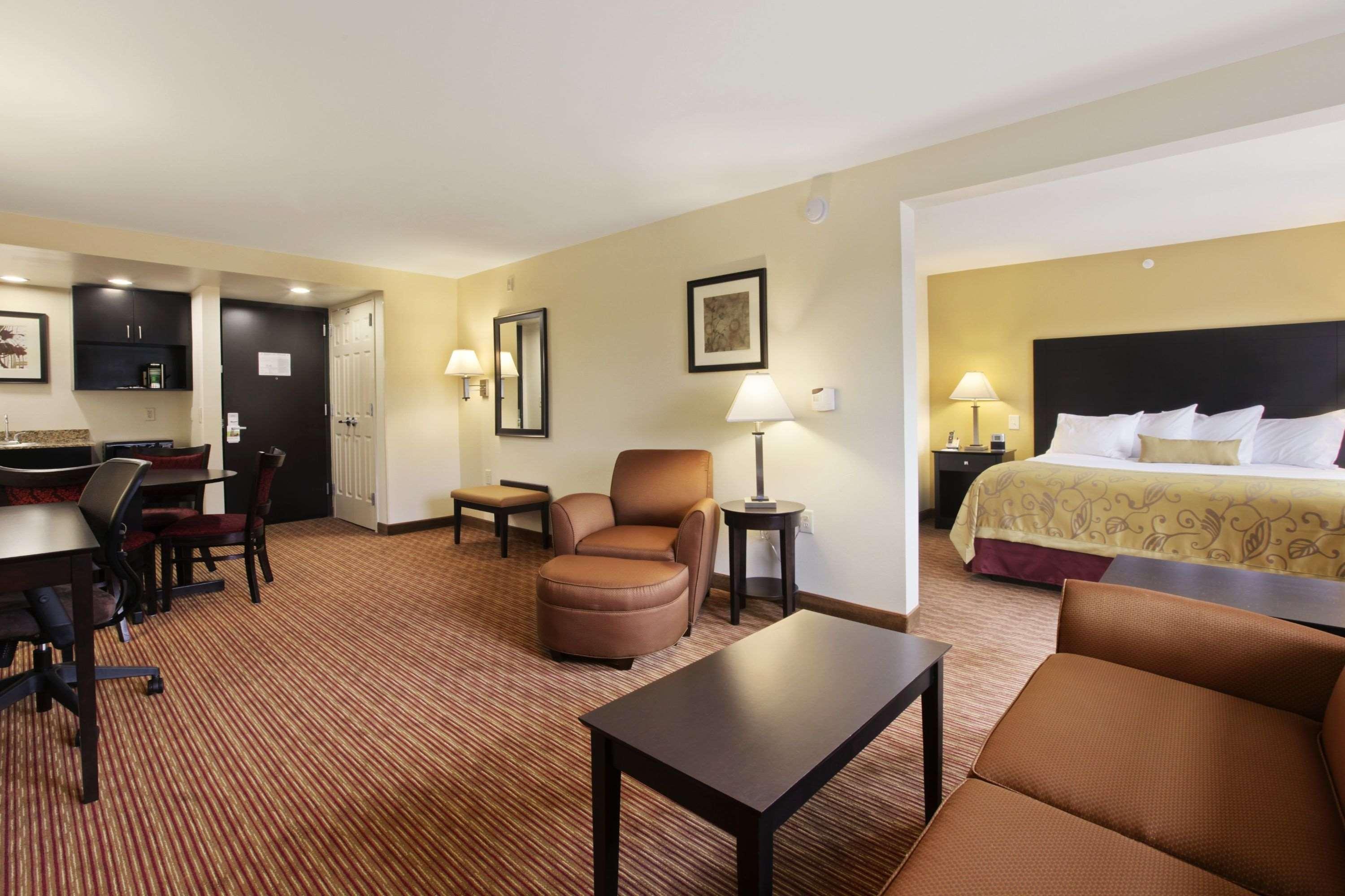 Wingate By Wyndham State Arena Raleigh/Cary Hotel Dış mekan fotoğraf