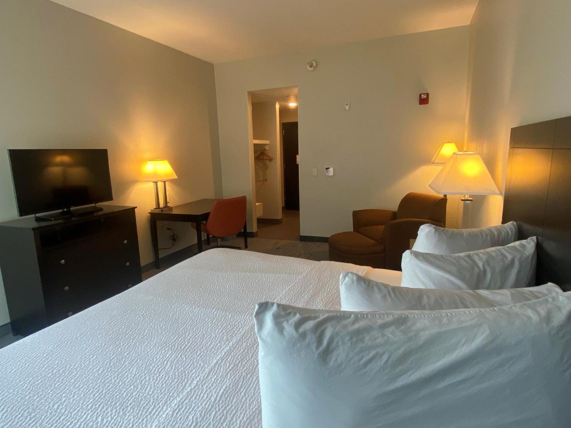 Wingate By Wyndham State Arena Raleigh/Cary Hotel Dış mekan fotoğraf