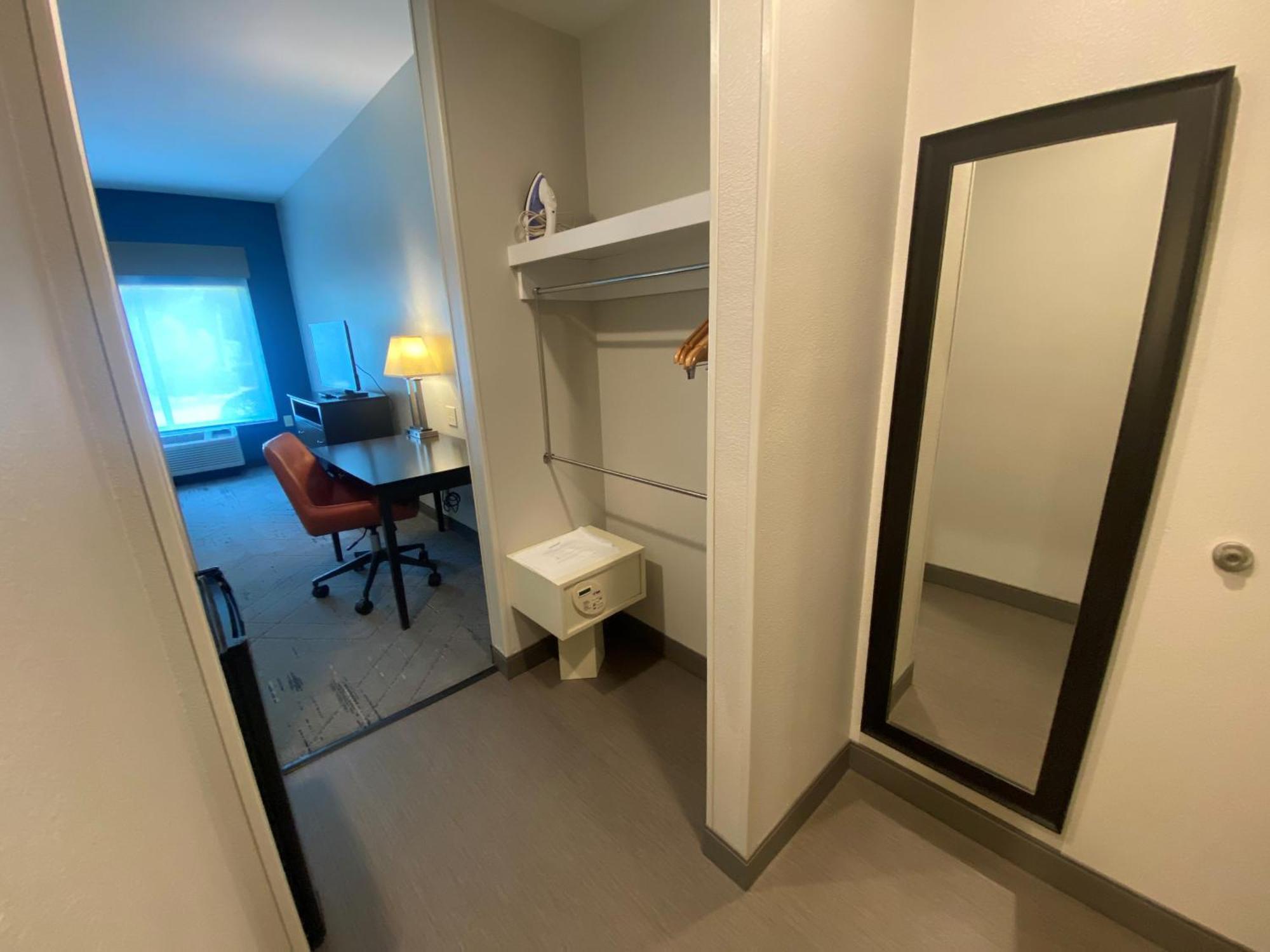 Wingate By Wyndham State Arena Raleigh/Cary Hotel Dış mekan fotoğraf