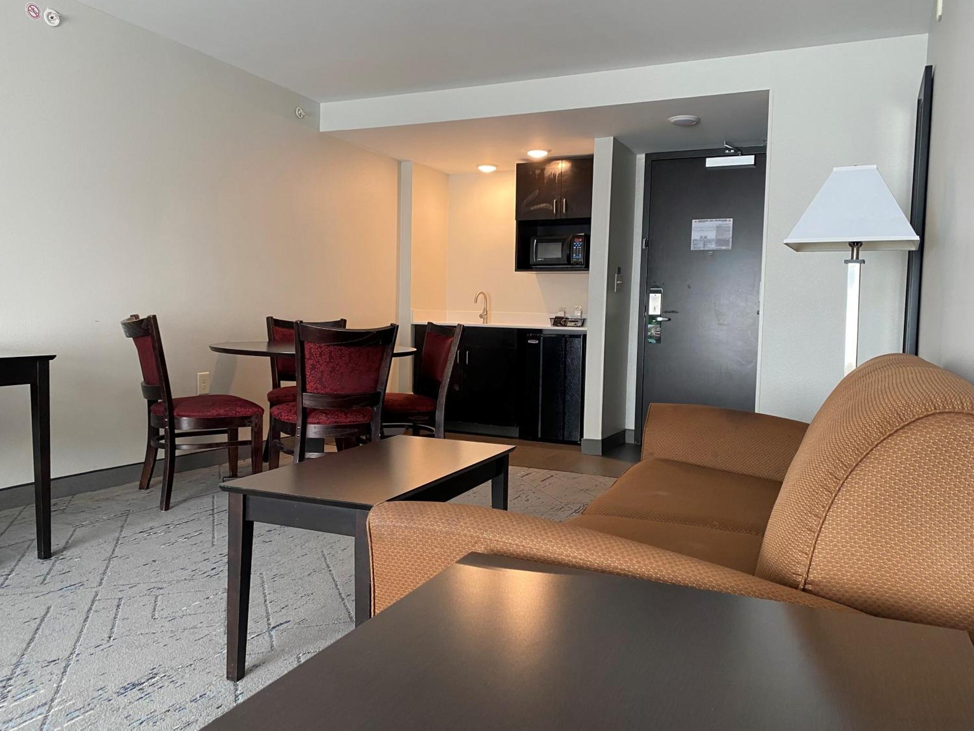 Wingate By Wyndham State Arena Raleigh/Cary Hotel Dış mekan fotoğraf