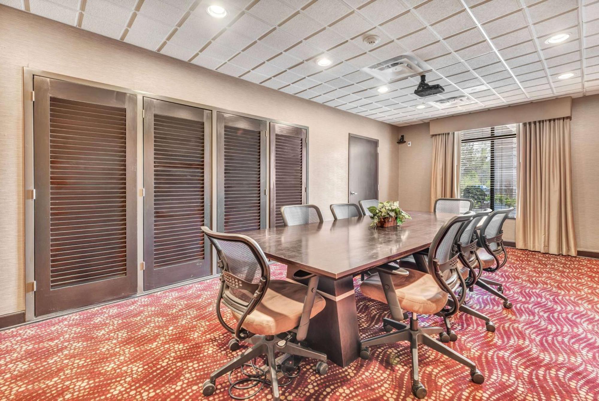 Wingate By Wyndham State Arena Raleigh/Cary Hotel Dış mekan fotoğraf