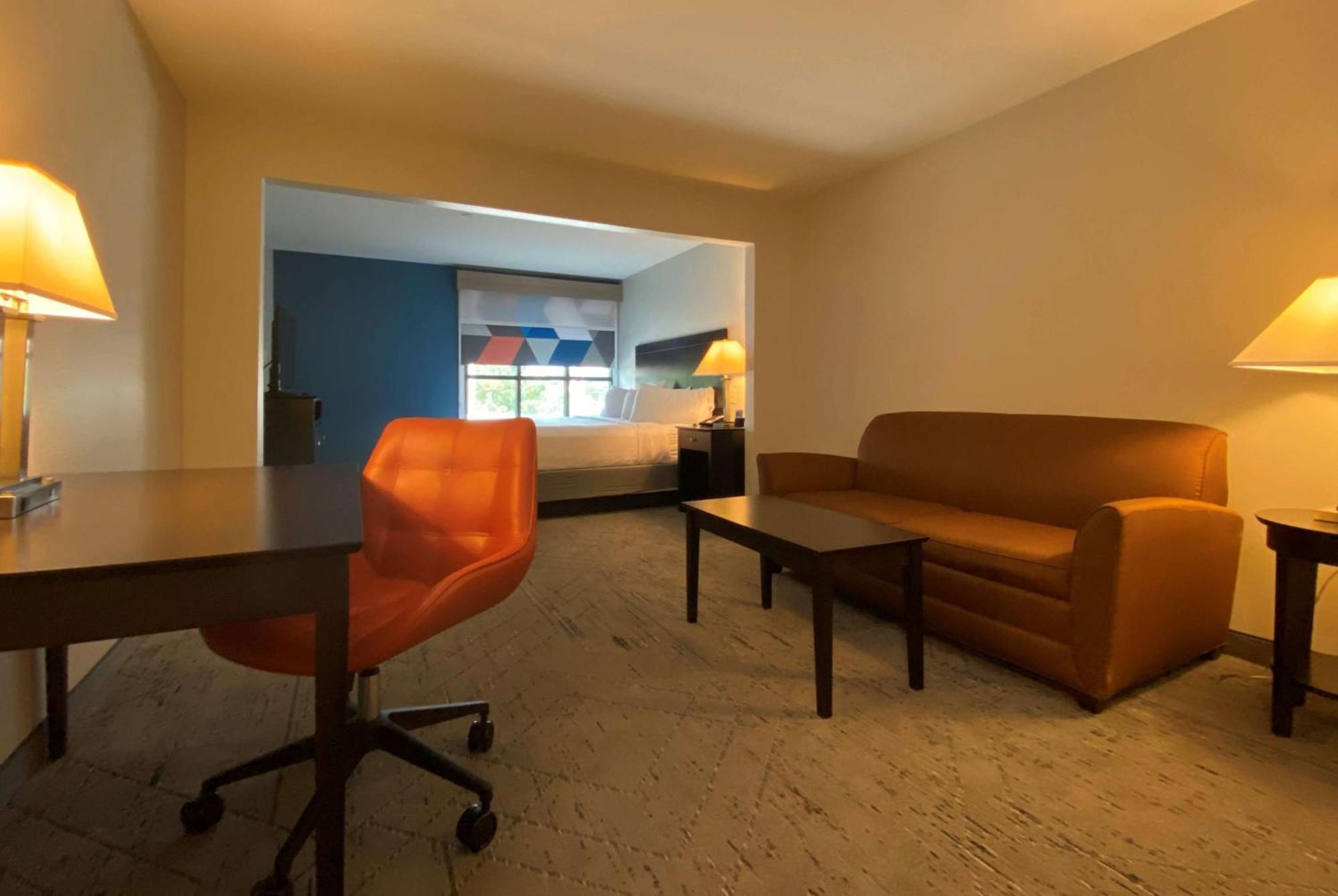 Wingate By Wyndham State Arena Raleigh/Cary Hotel Dış mekan fotoğraf