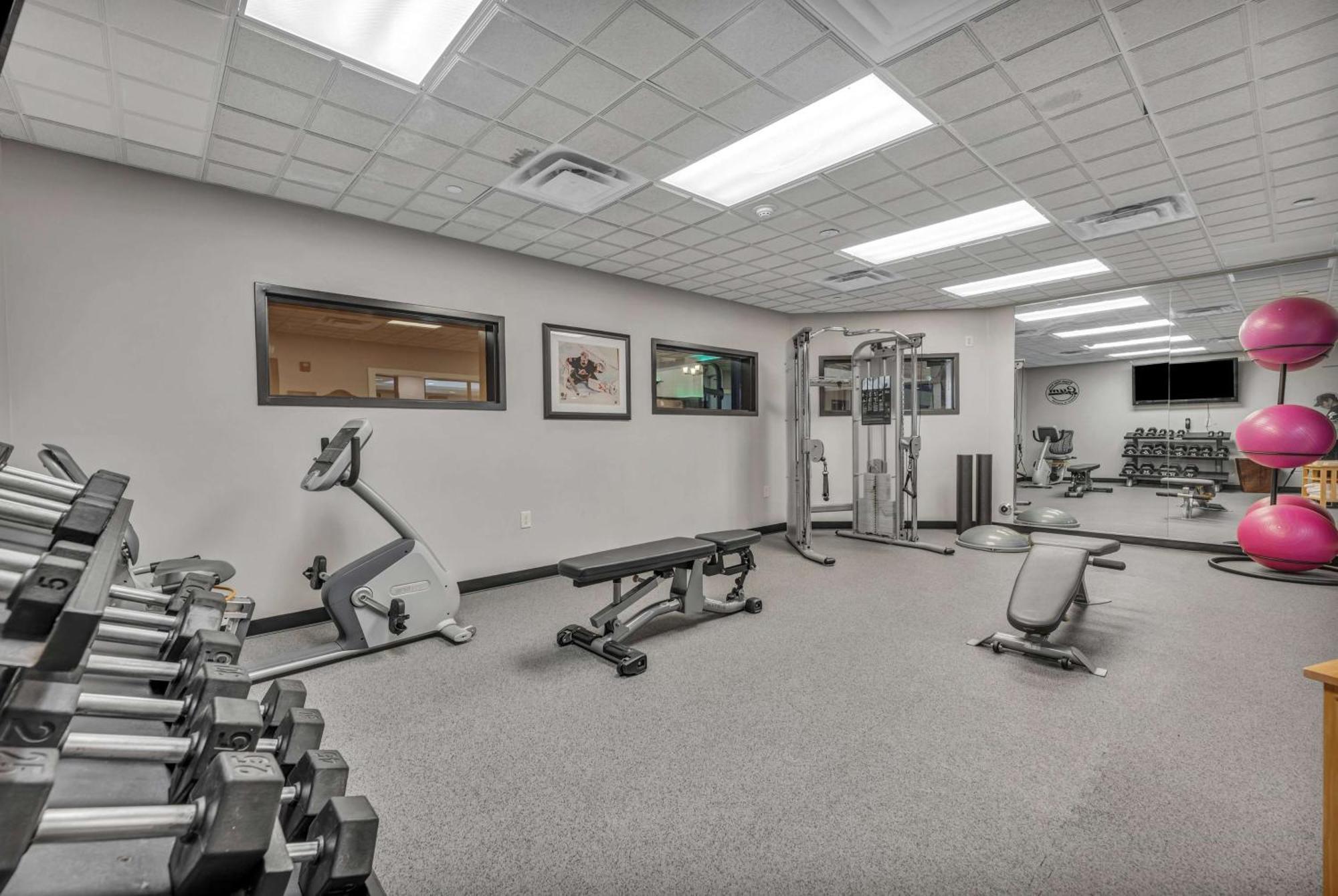 Wingate By Wyndham State Arena Raleigh/Cary Hotel Dış mekan fotoğraf