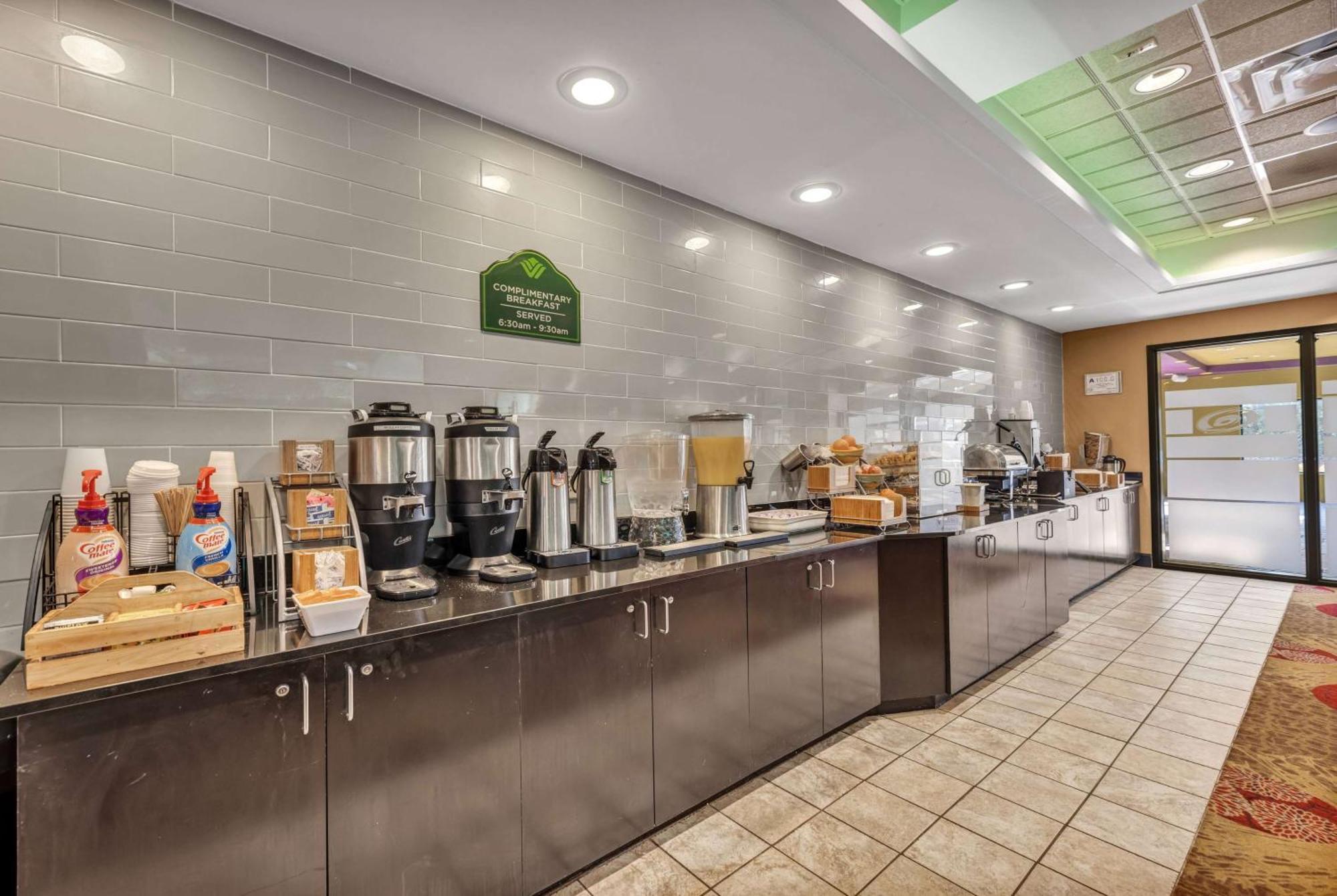 Wingate By Wyndham State Arena Raleigh/Cary Hotel Dış mekan fotoğraf