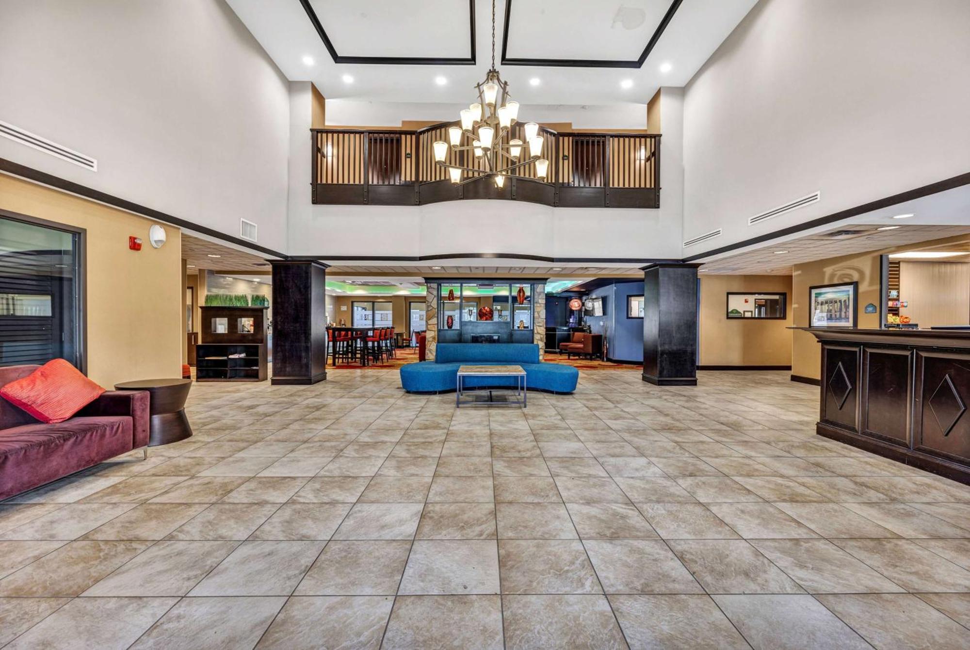 Wingate By Wyndham State Arena Raleigh/Cary Hotel Dış mekan fotoğraf