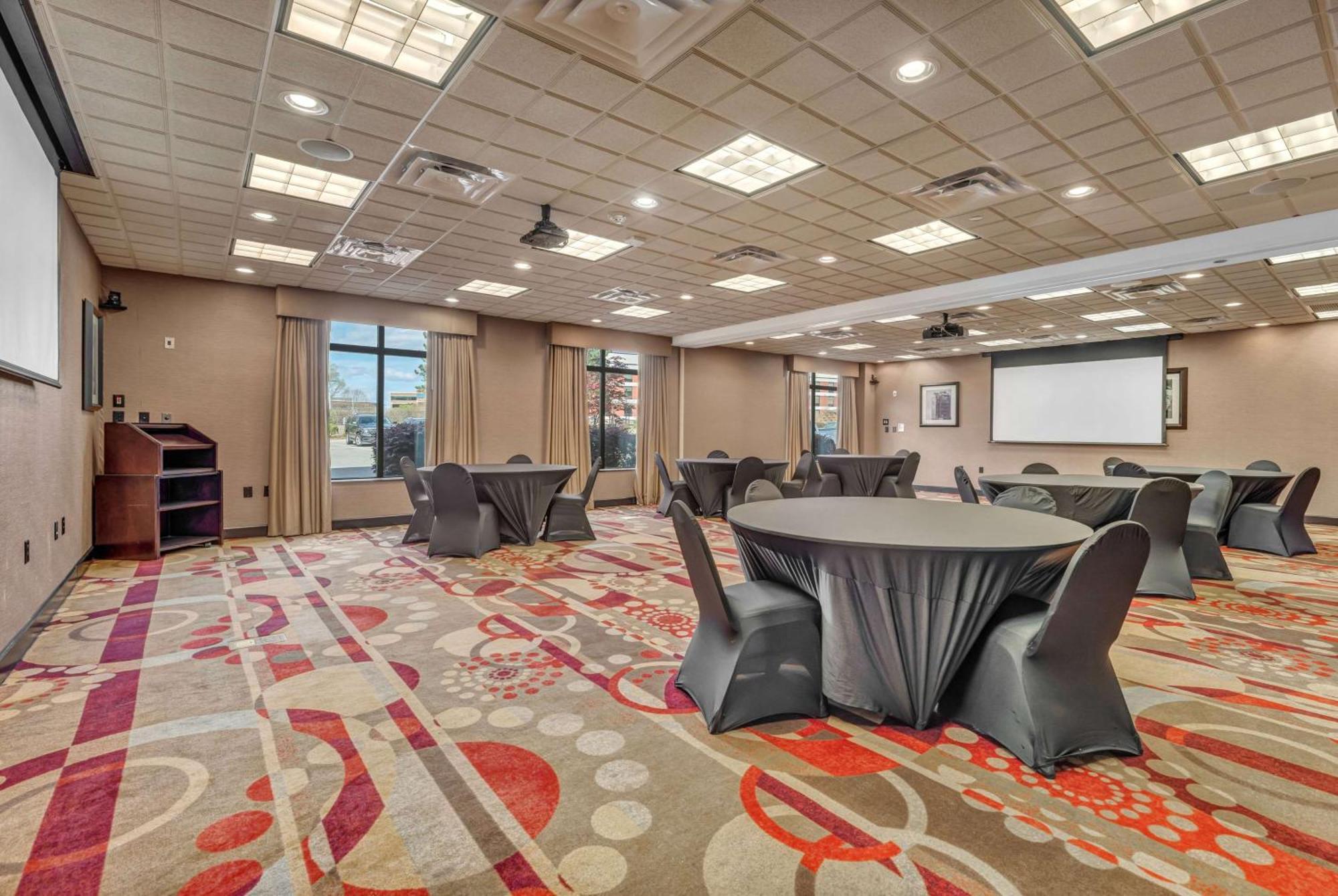 Wingate By Wyndham State Arena Raleigh/Cary Hotel Dış mekan fotoğraf
